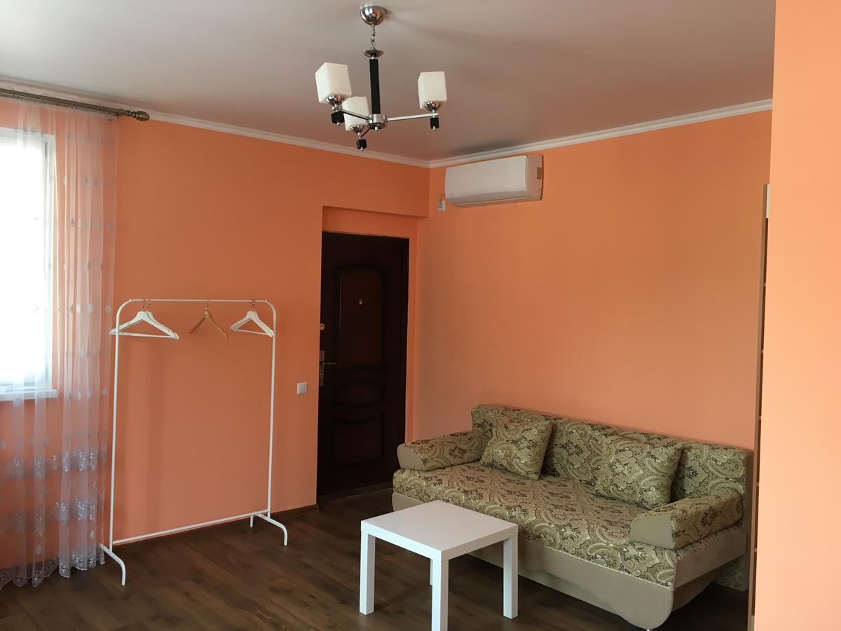Guest House On Shakirbay 11 Sochumi Exterior foto